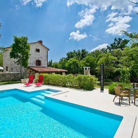 Stancija Bursic Holiday home *