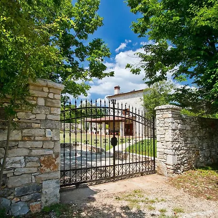 Holiday home Stancija Bursic Pula
