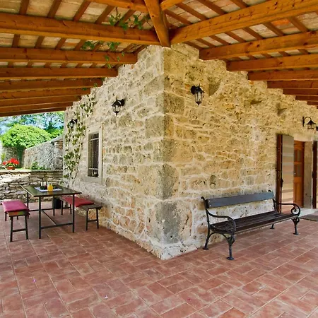 Stancija Bursic Holiday home Pula