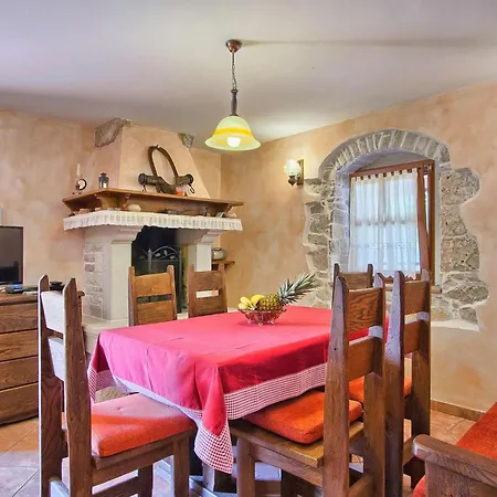 Holiday home Stancija Bursic *