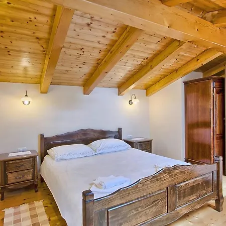 Holiday home Stancija Bursic *